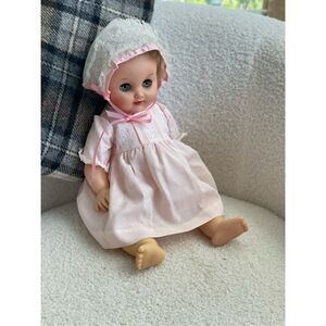 Vintage 60s Uneeda Baby Doll Open Close Eye Girl 16”